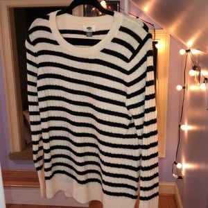 Black and white striped old navy sweater